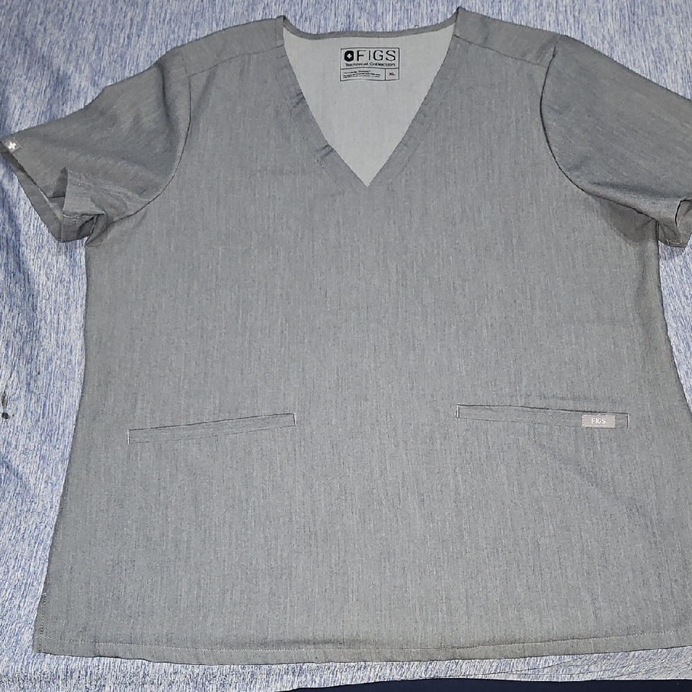 Figs womens Casma scub XL please make sure to review all pictures.
